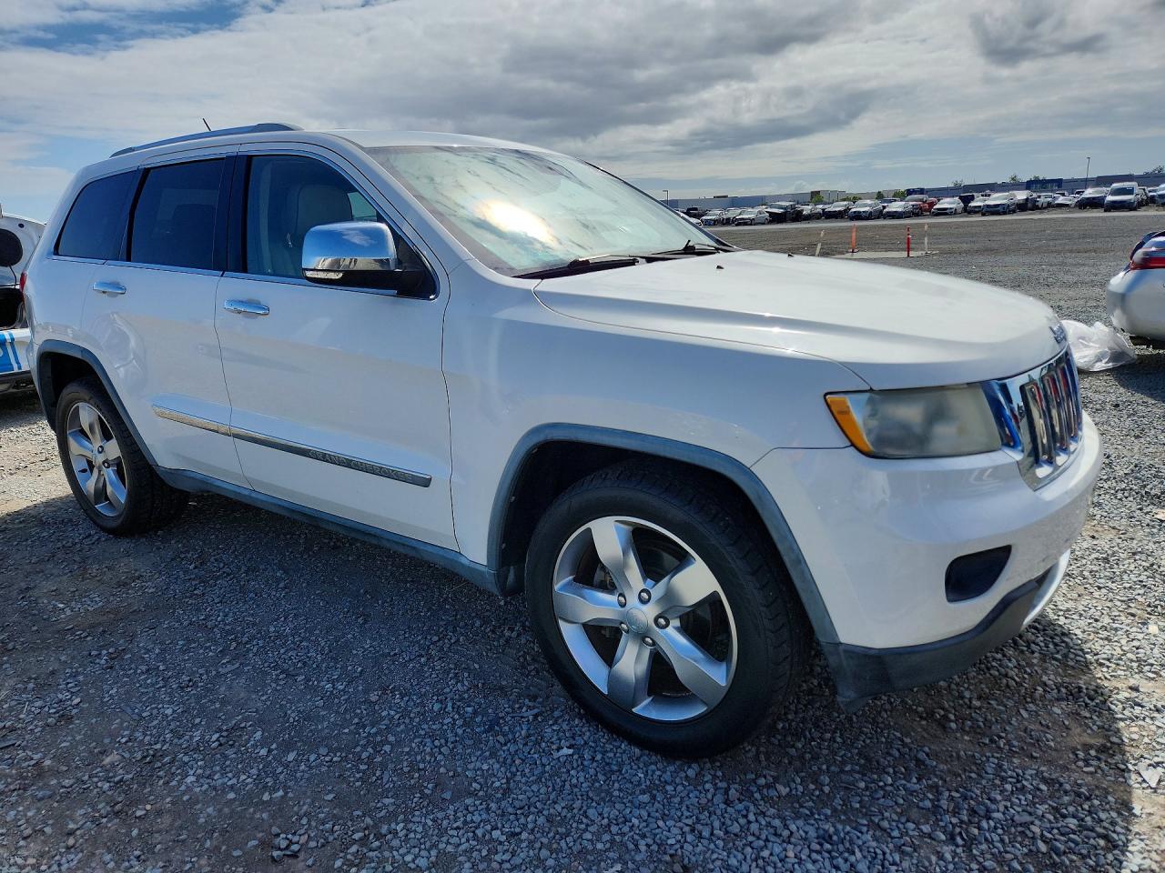 2011 JEEP GRAND CHEROKEE OVERLAND photo 7
