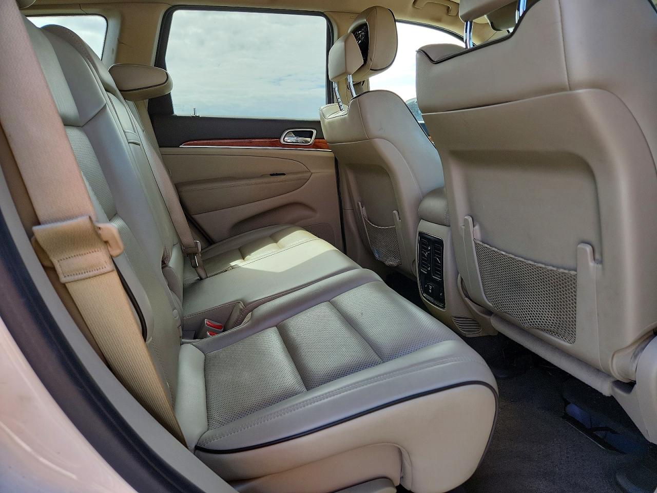 2011 JEEP GRAND CHEROKEE OVERLAND photo 21