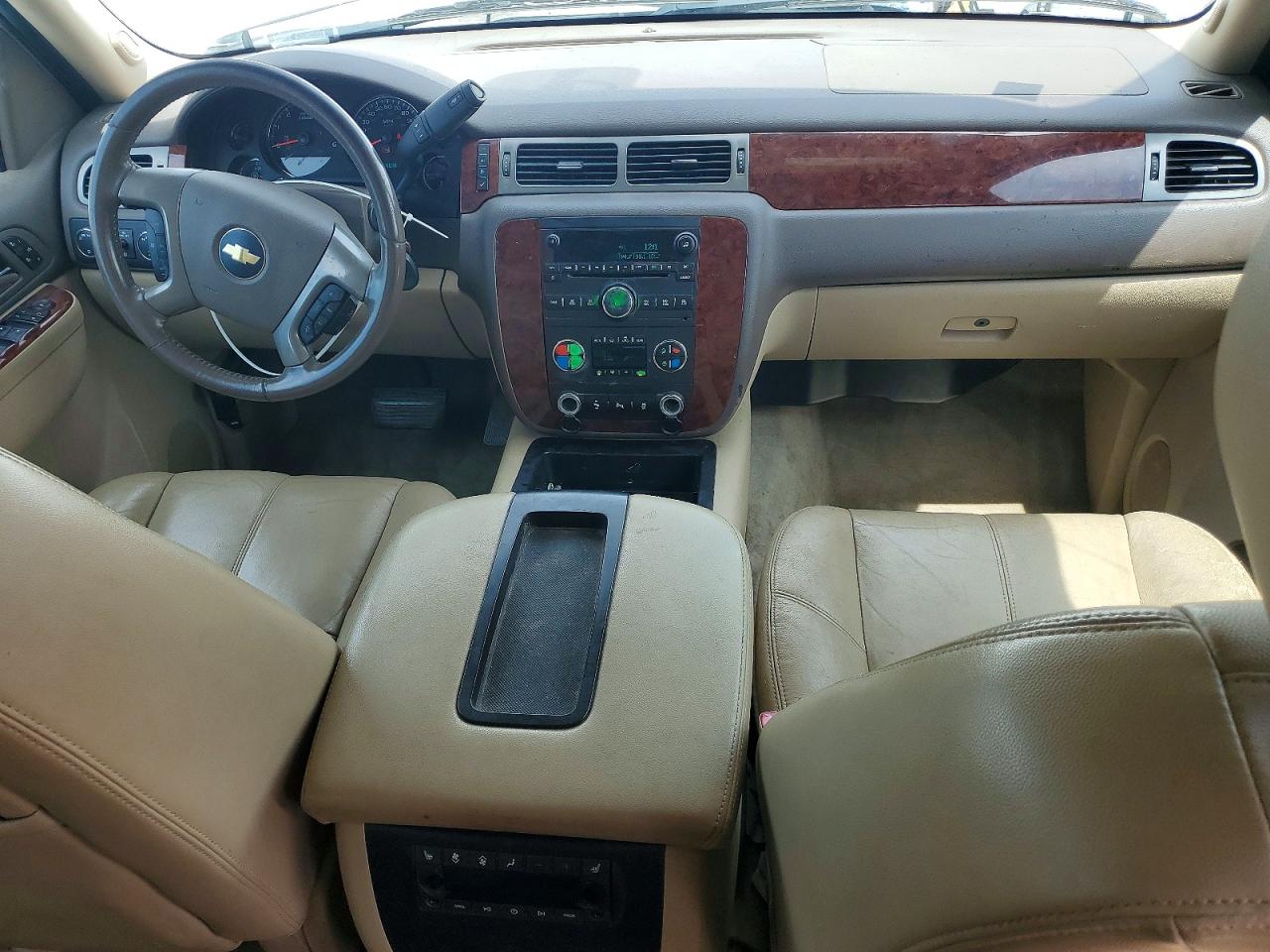 2013 CHEVROLET SUBURBAN K1500 LT photo 22