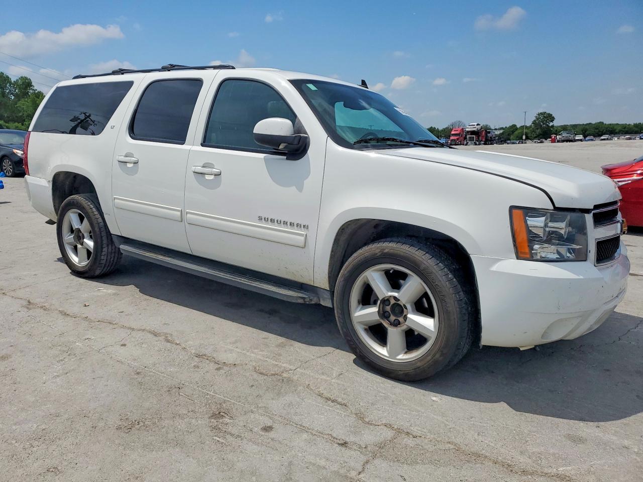 2013 CHEVROLET SUBURBAN K1500 LT photo 10