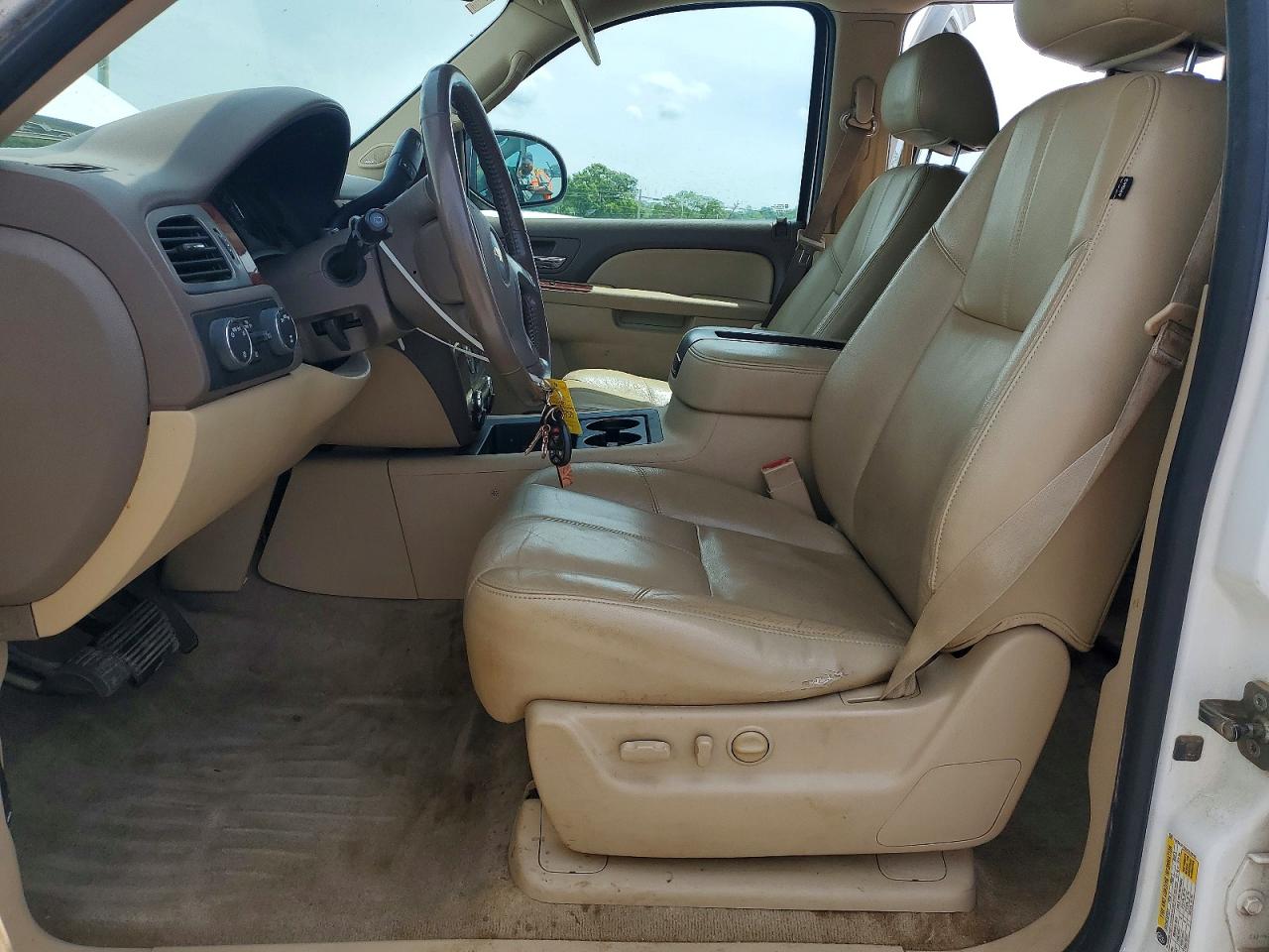 2013 CHEVROLET SUBURBAN K1500 LT photo 19