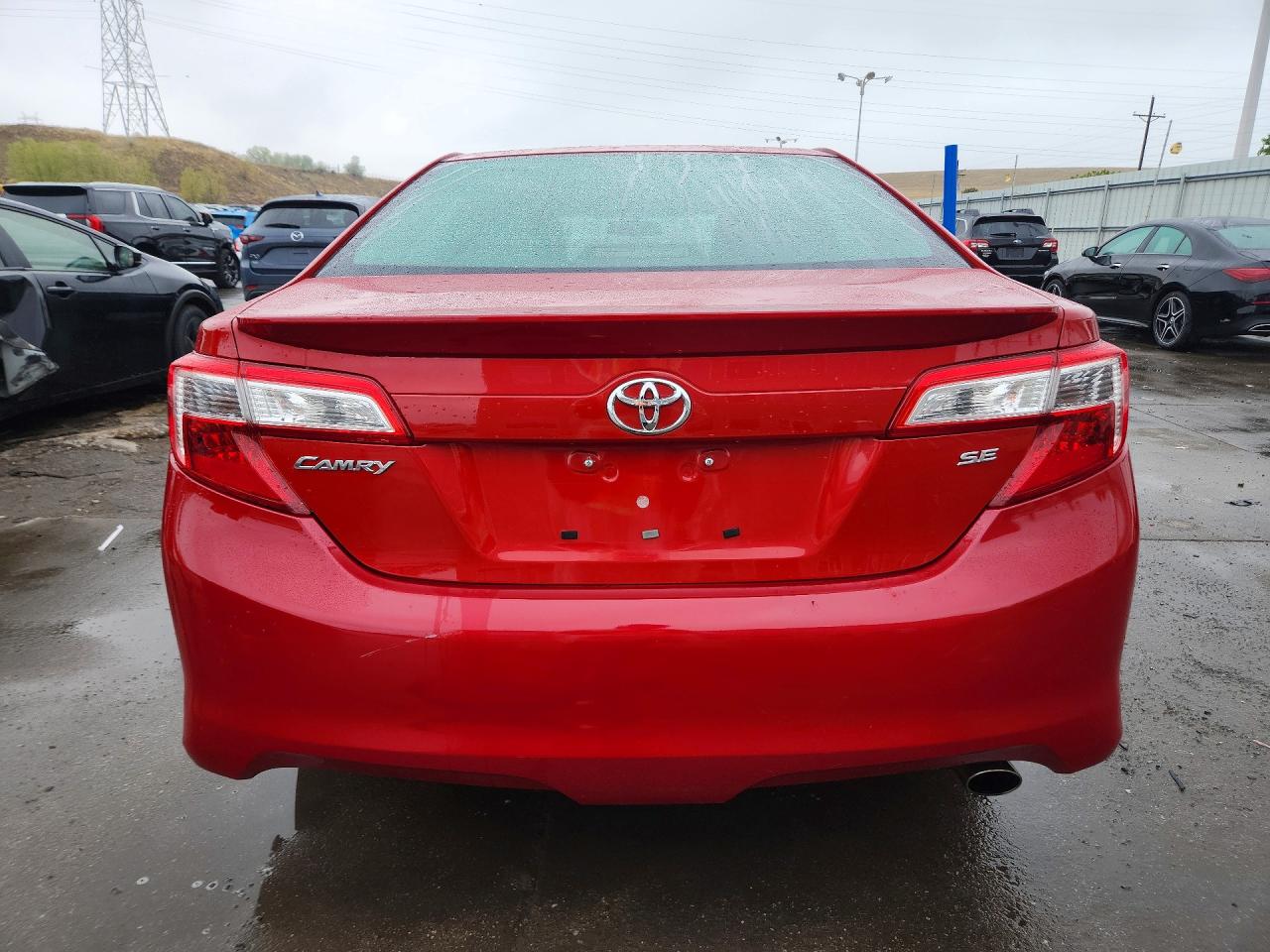 2012 TOYOTA CAMRY SE photo 16