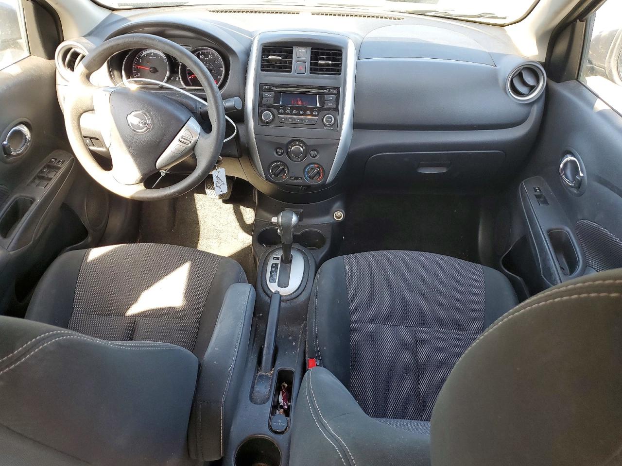 2018 NISSAN VERSA SV photo 15