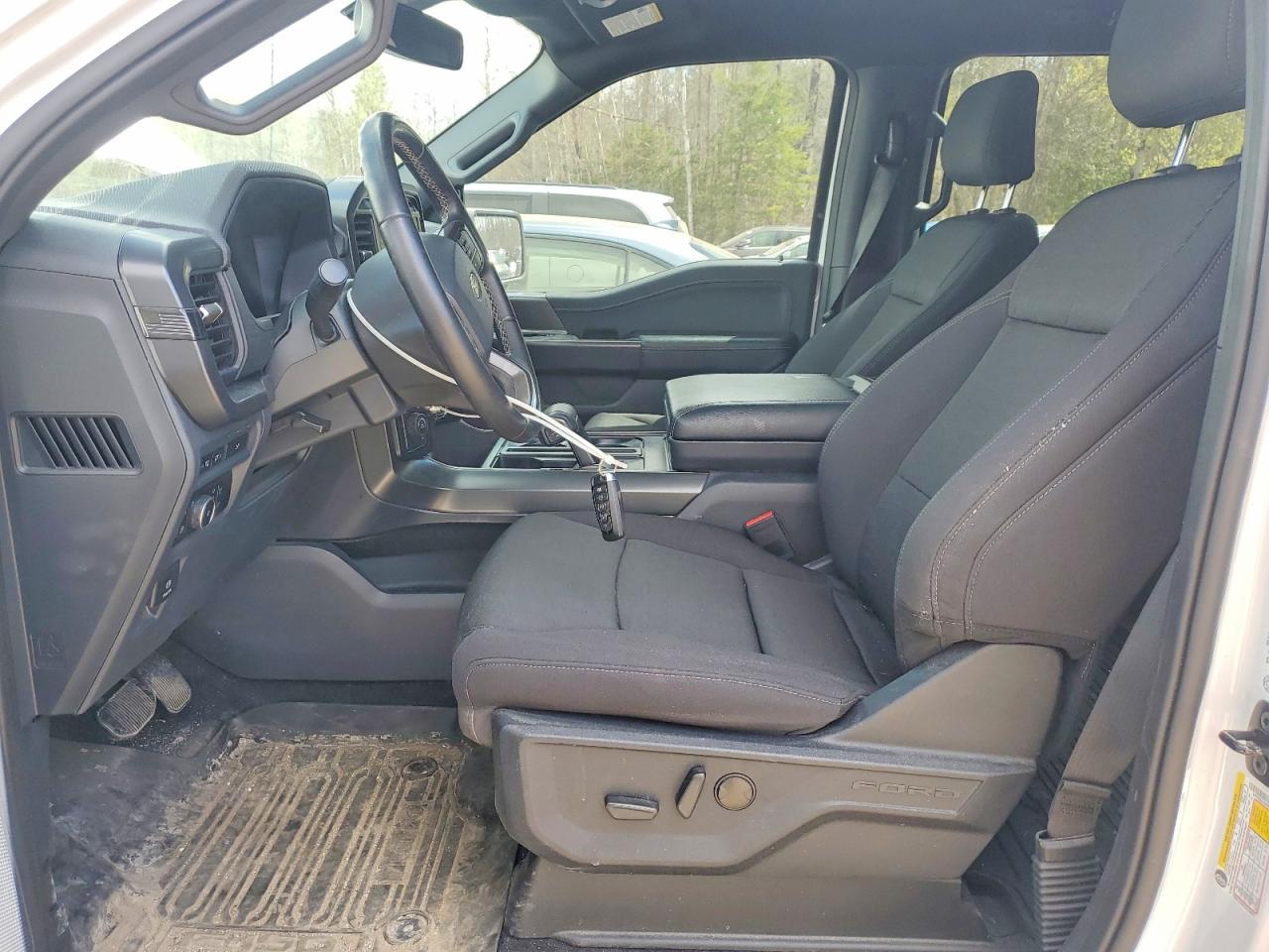 2024 FORD F150 XLT photo 13