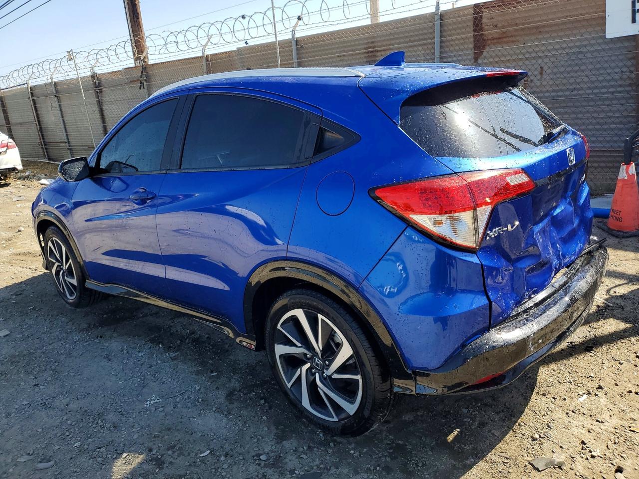 2019 HONDA HR-V SPORT photo 2