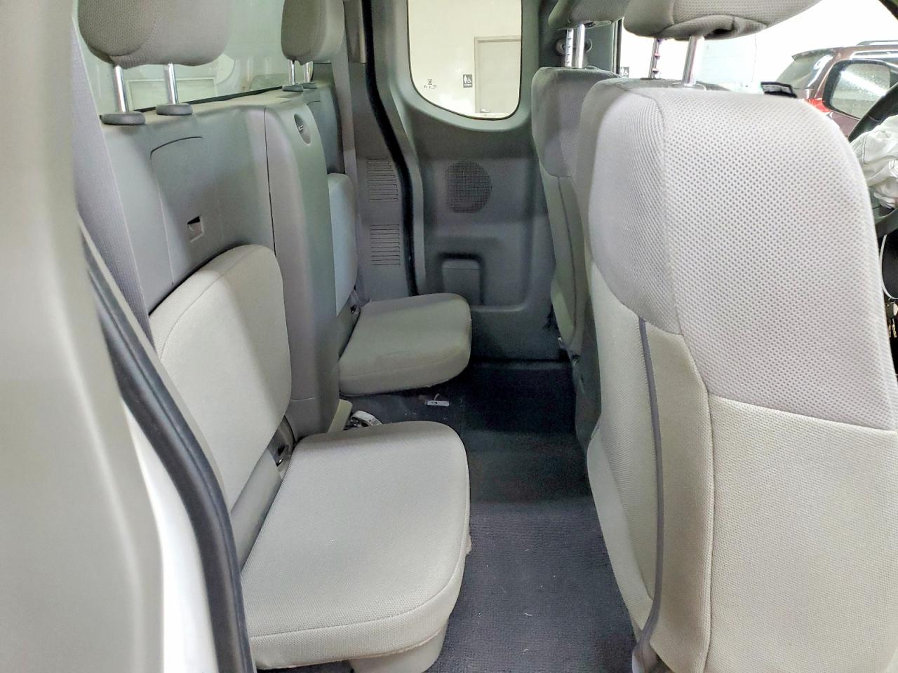 2019 NISSAN FRONTIER S photo 10