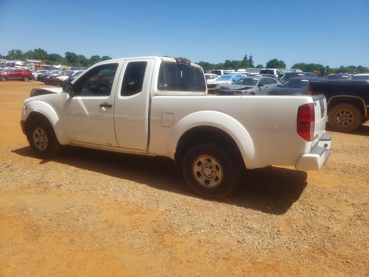 2019 NISSAN FRONTIER S photo 2