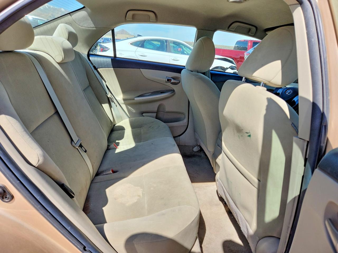 2012 TOYOTA COROLLA LE photo 19