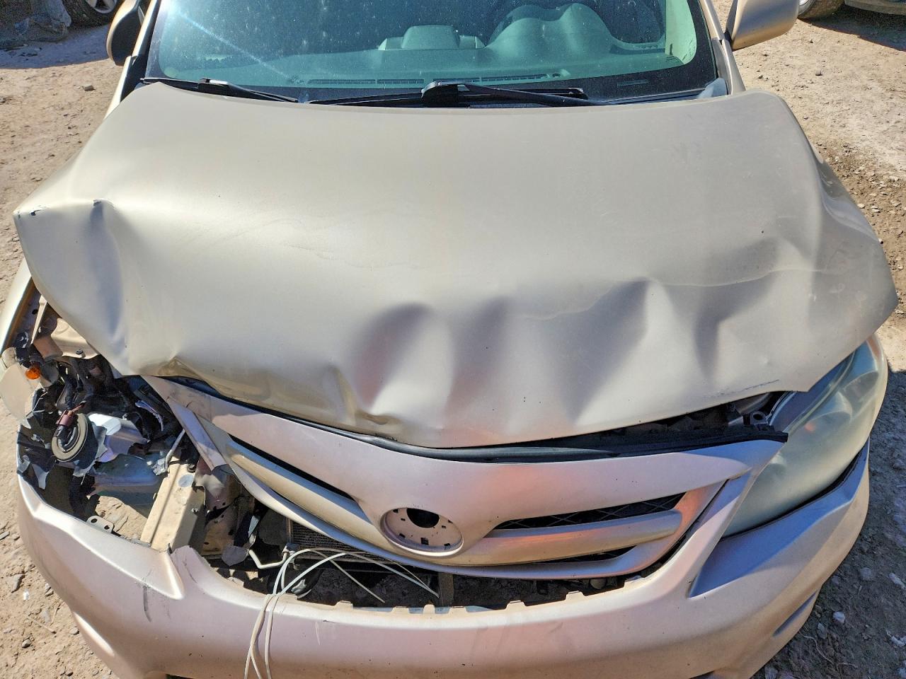 2012 TOYOTA COROLLA LE photo 21