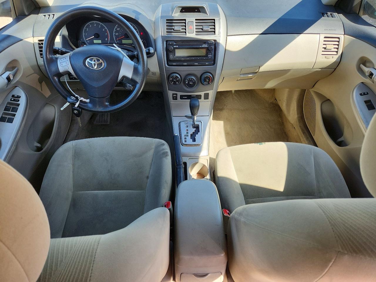 2012 TOYOTA COROLLA LE photo 15