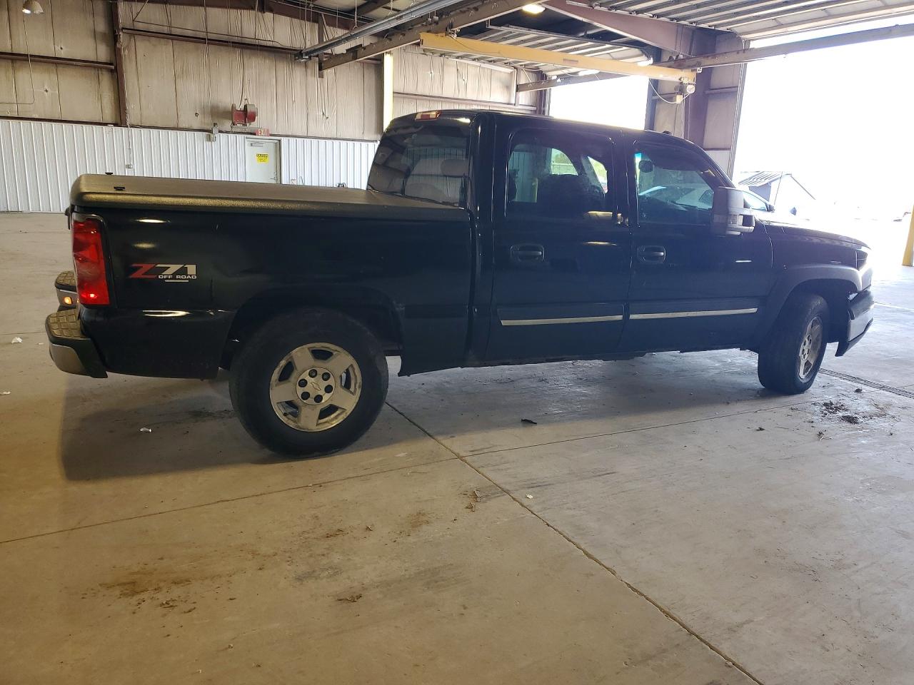 2005 CHEVROLET SILVERADO K1500 photo 3