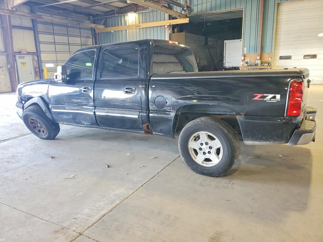 2005 CHEVROLET SILVERADO K1500 photo 2