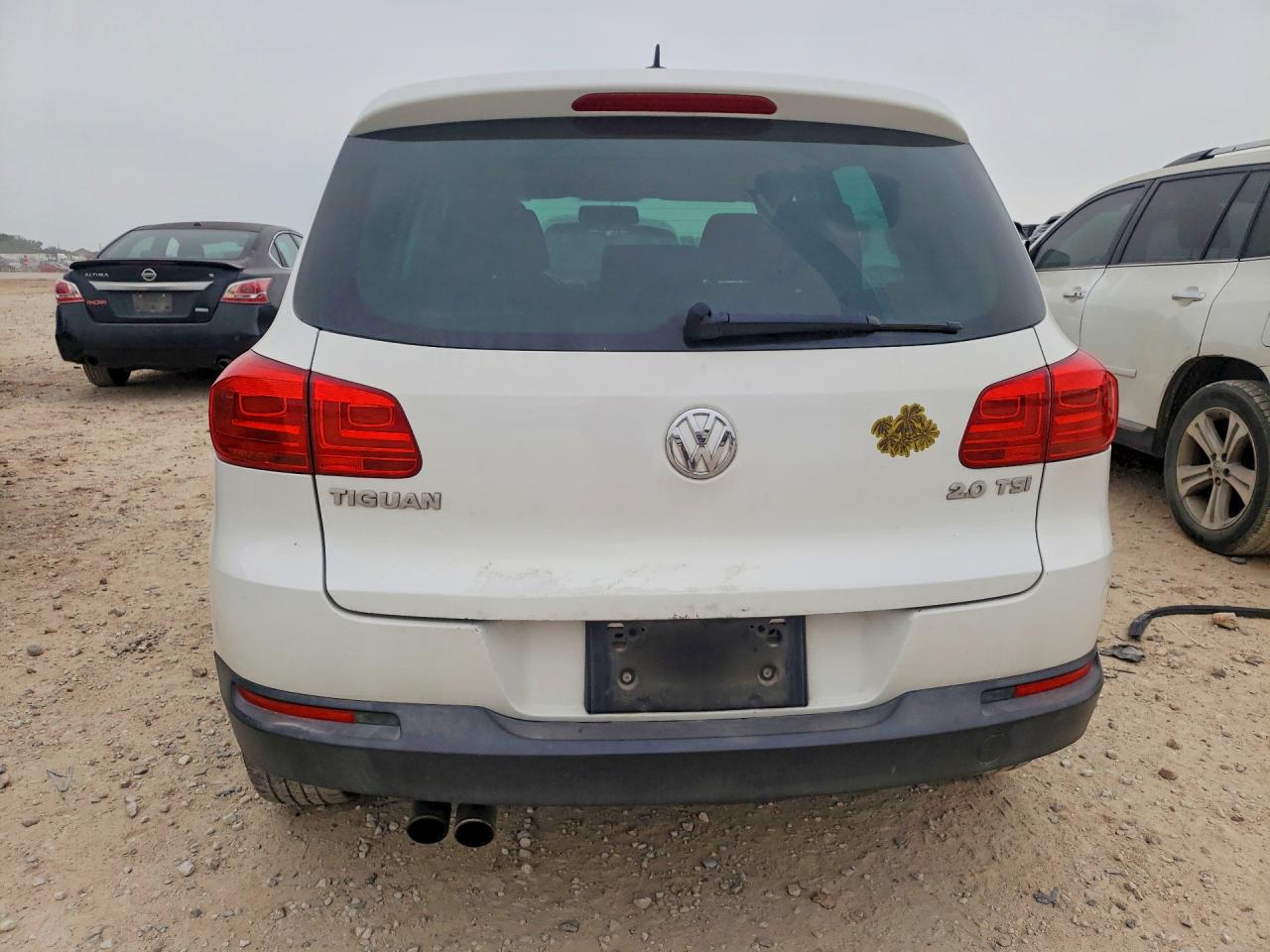 2013 VOLKSWAGEN TIGUAN S photo 16