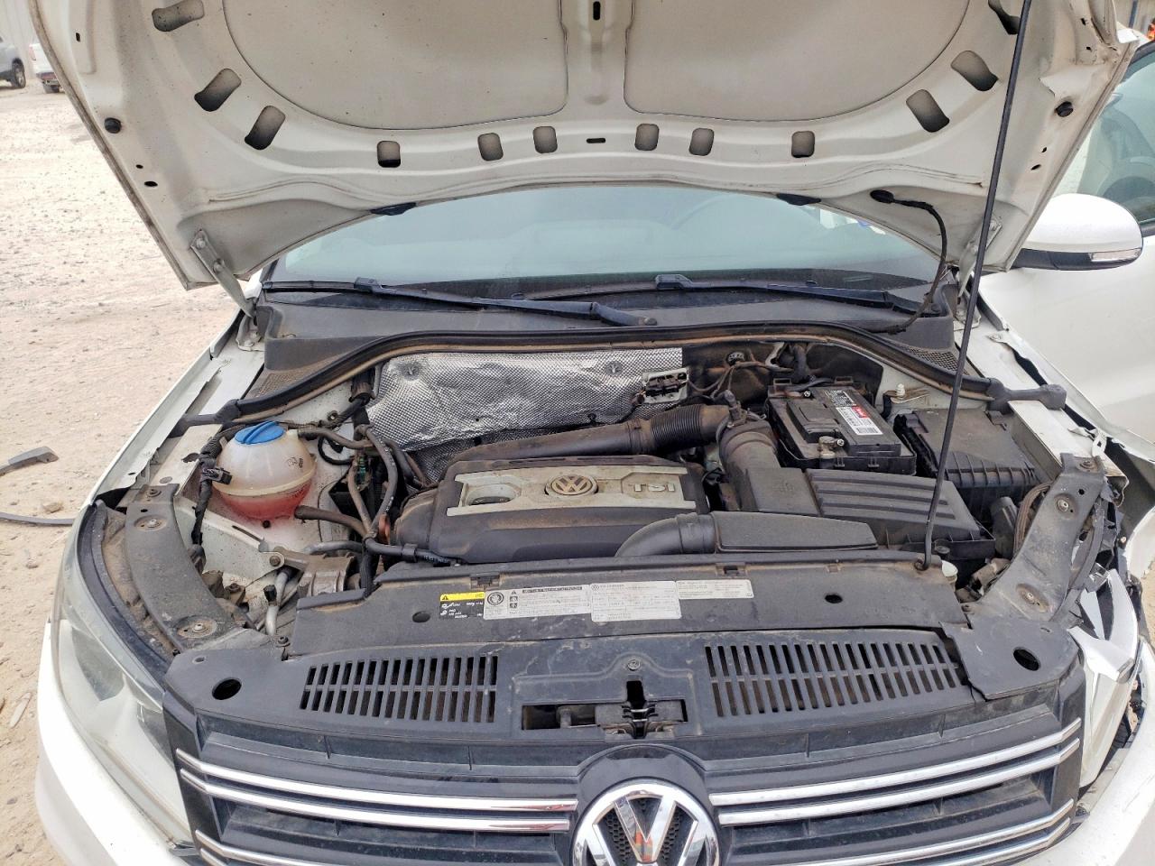 2013 VOLKSWAGEN TIGUAN S photo 34