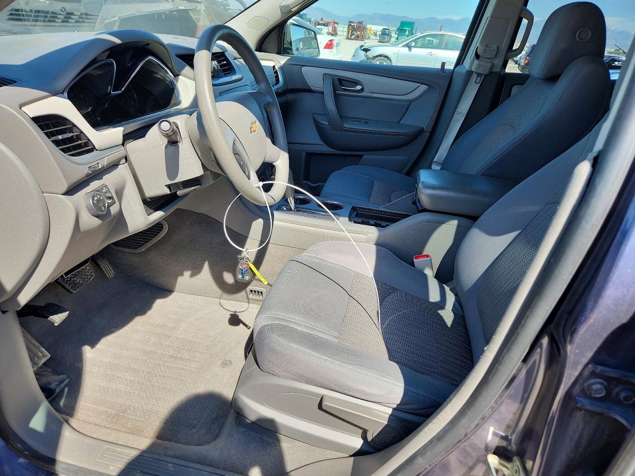 2014 CHEVROLET TRAVERSE LS photo 7