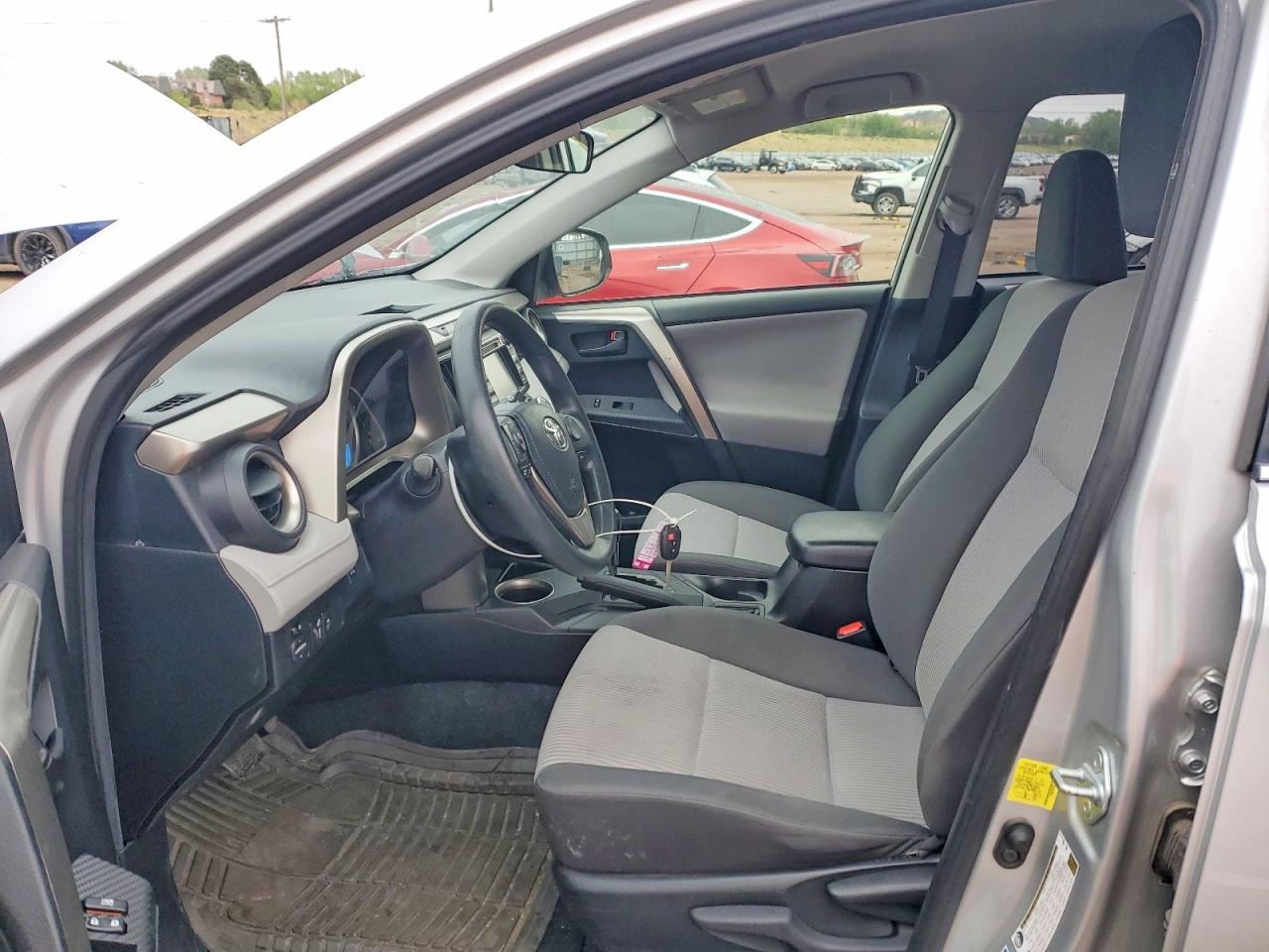 2015 TOYOTA RAV4 LE photo 13