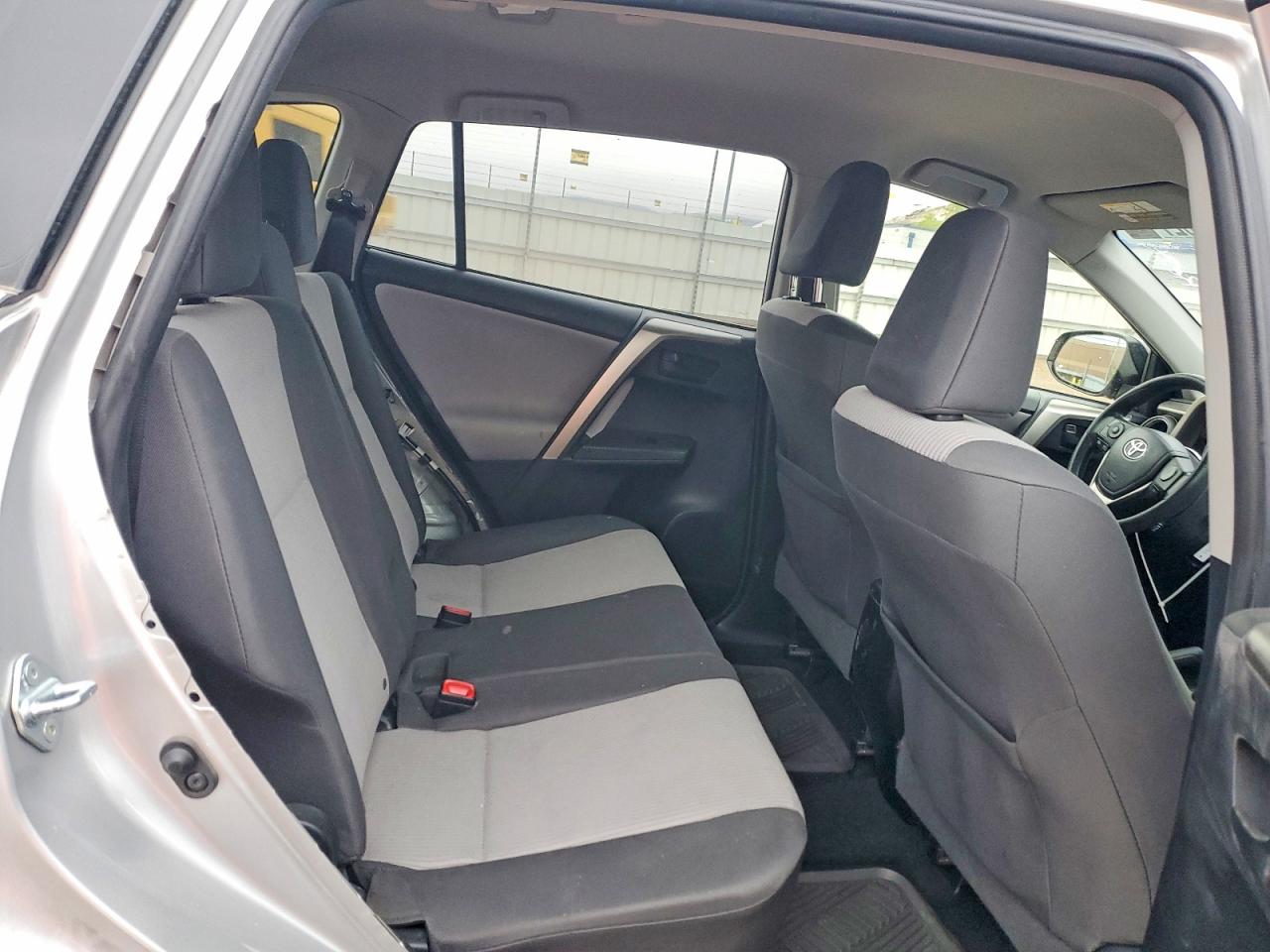2015 TOYOTA RAV4 LE photo 19