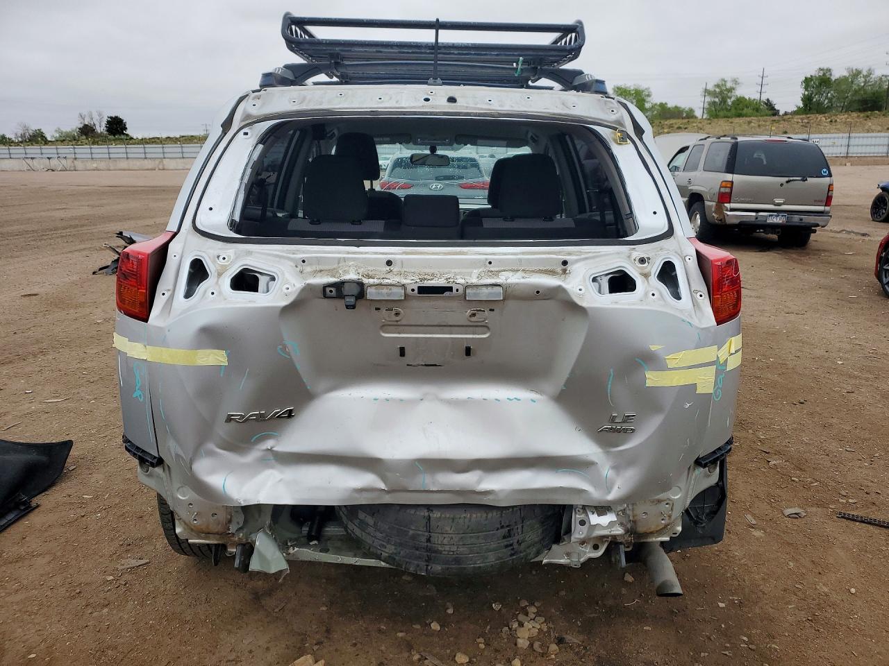 2015 TOYOTA RAV4 LE photo 11
