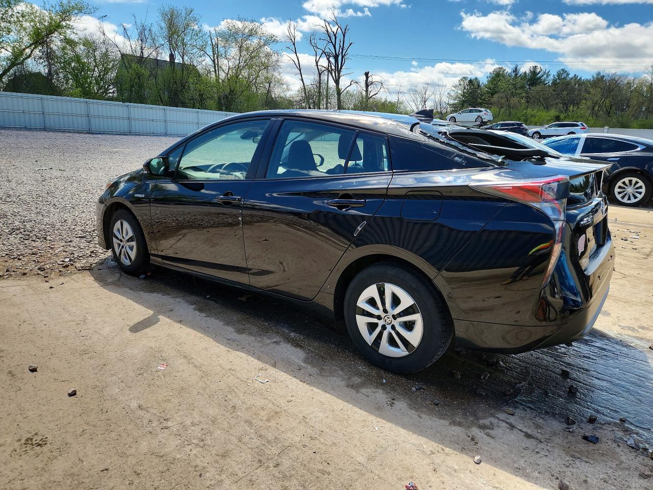 2018 TOYOTA PRIUS THREE photo 3