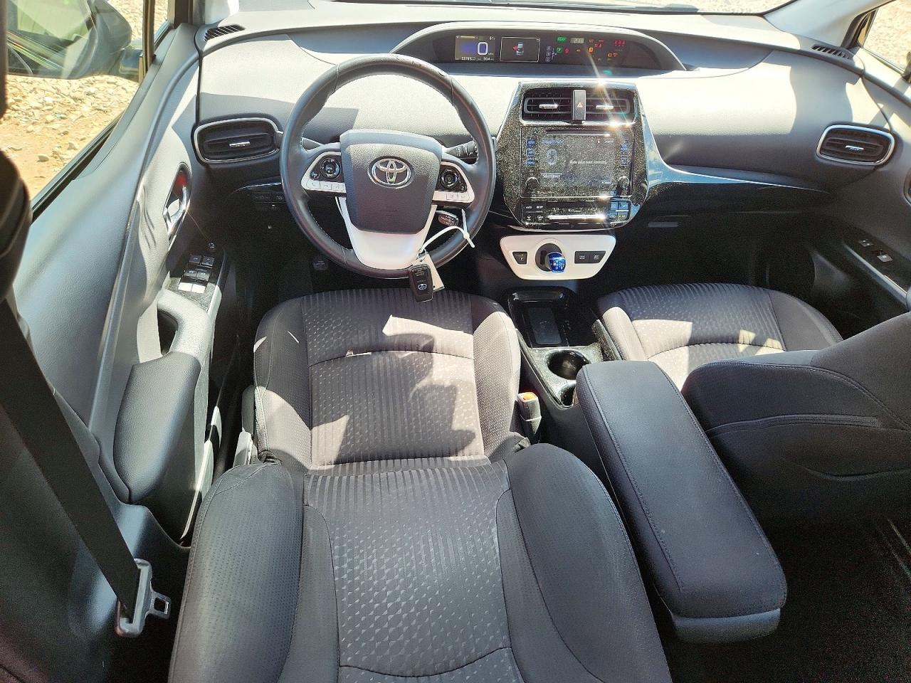 2018 TOYOTA PRIUS THREE photo 15