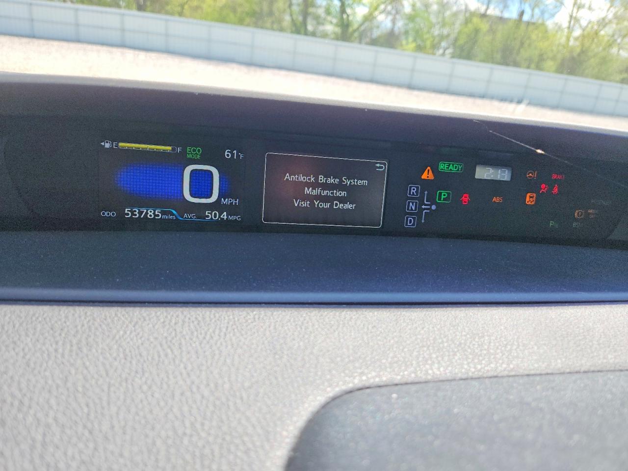 2018 TOYOTA PRIUS THREE photo 17
