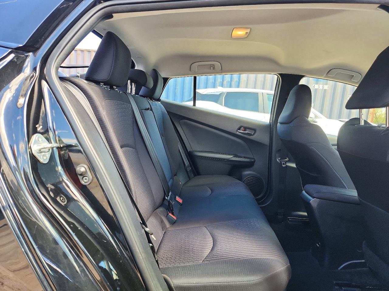 2018 TOYOTA PRIUS THREE photo 19