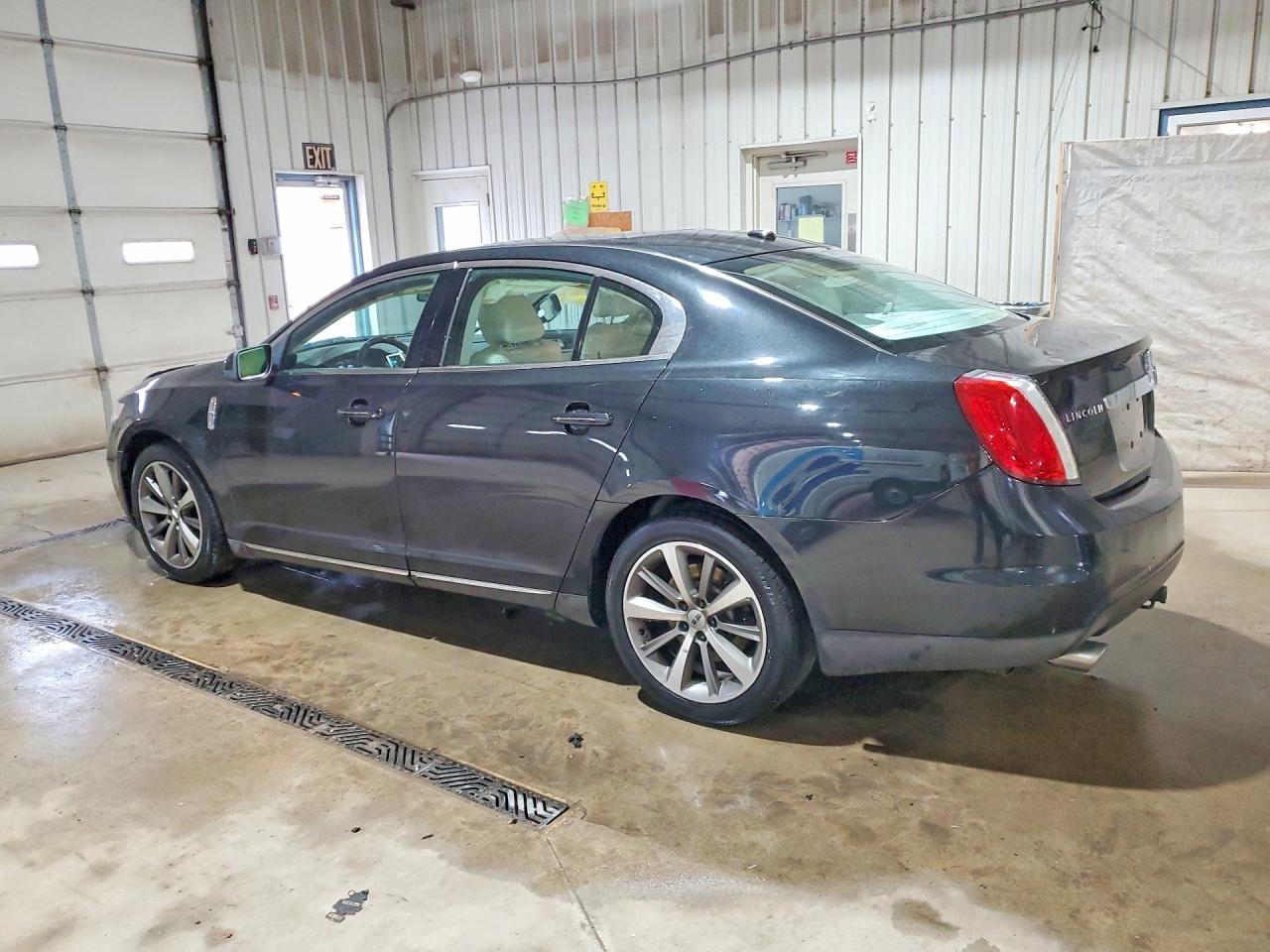 2009 LINCOLN MKS photo 4