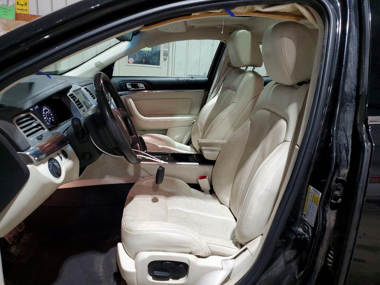 2009 LINCOLN MKS photo 19