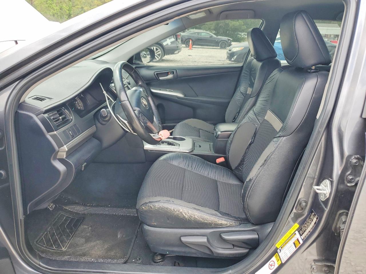 2012 TOYOTA CAMRY SE photo 19