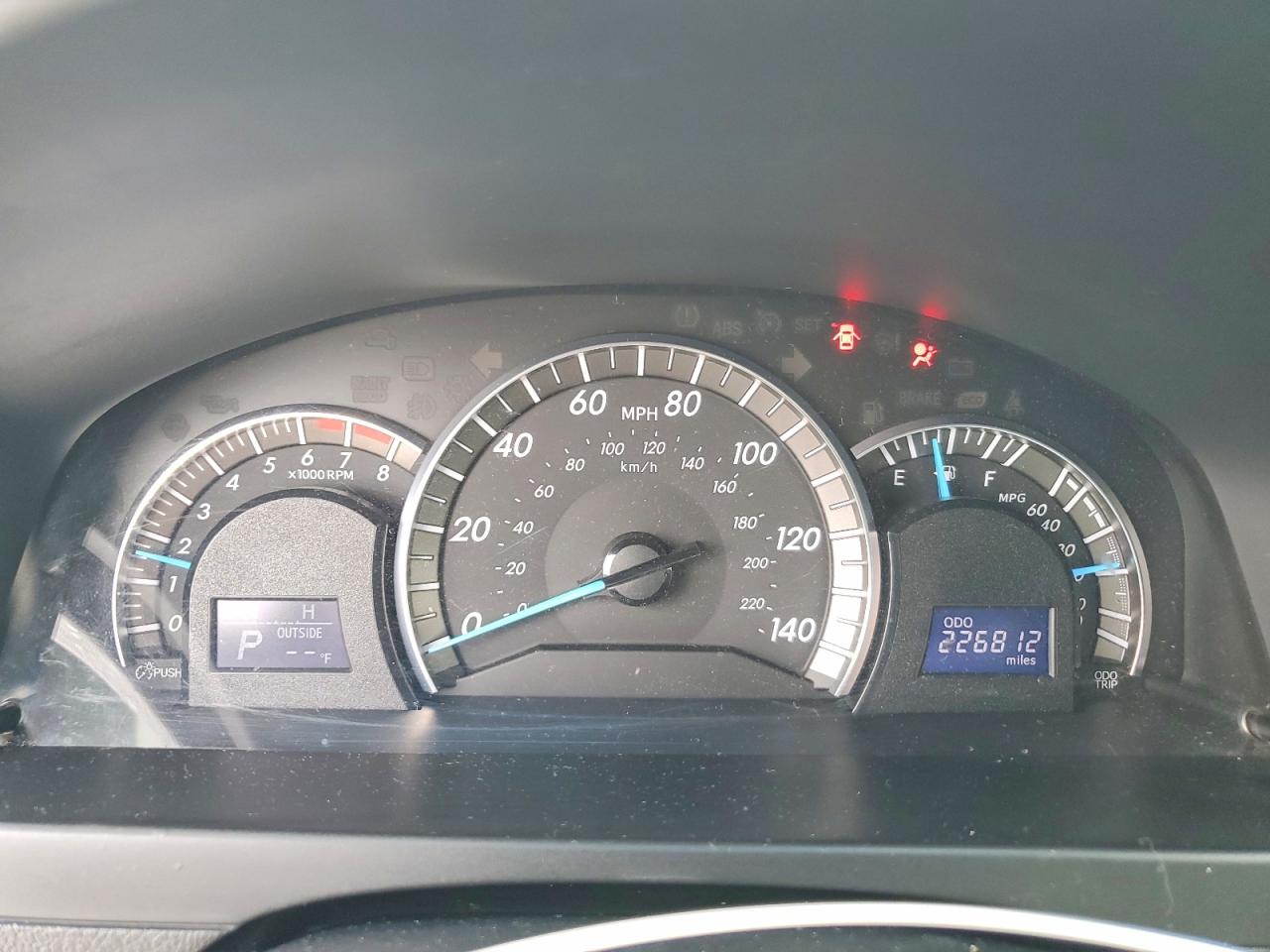 2012 TOYOTA CAMRY SE photo 25