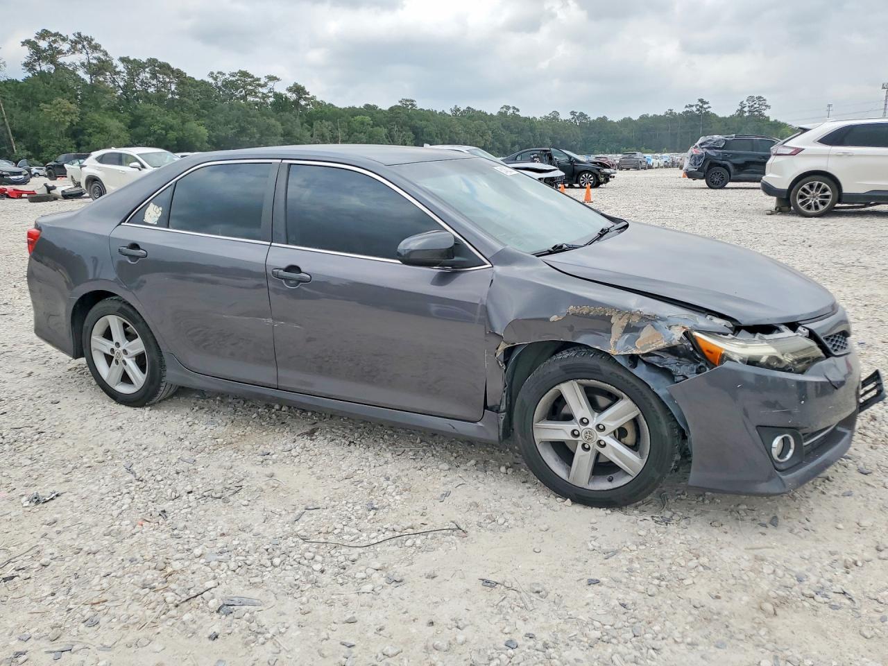 2012 TOYOTA CAMRY SE photo 10