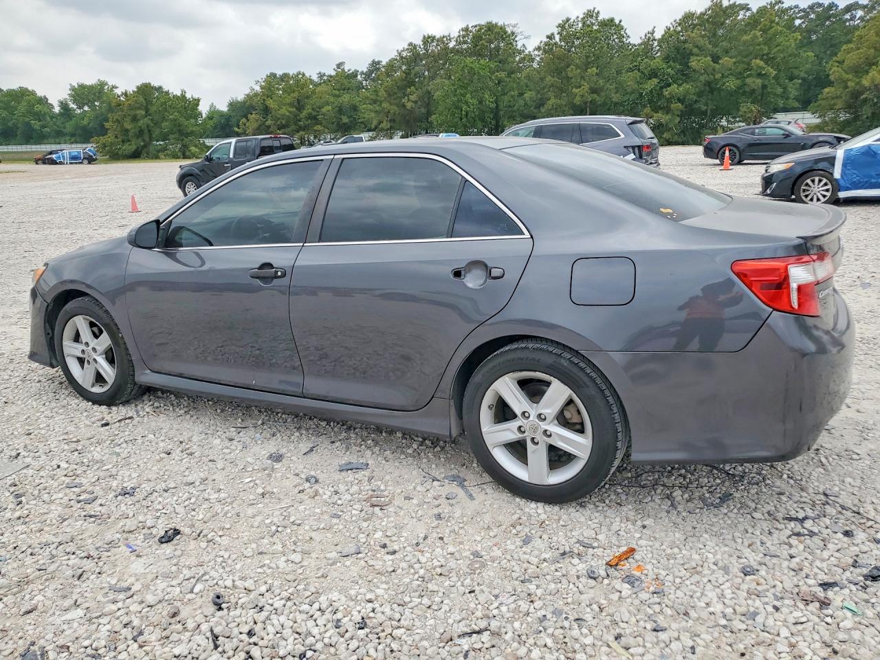 2012 TOYOTA CAMRY SE photo 4