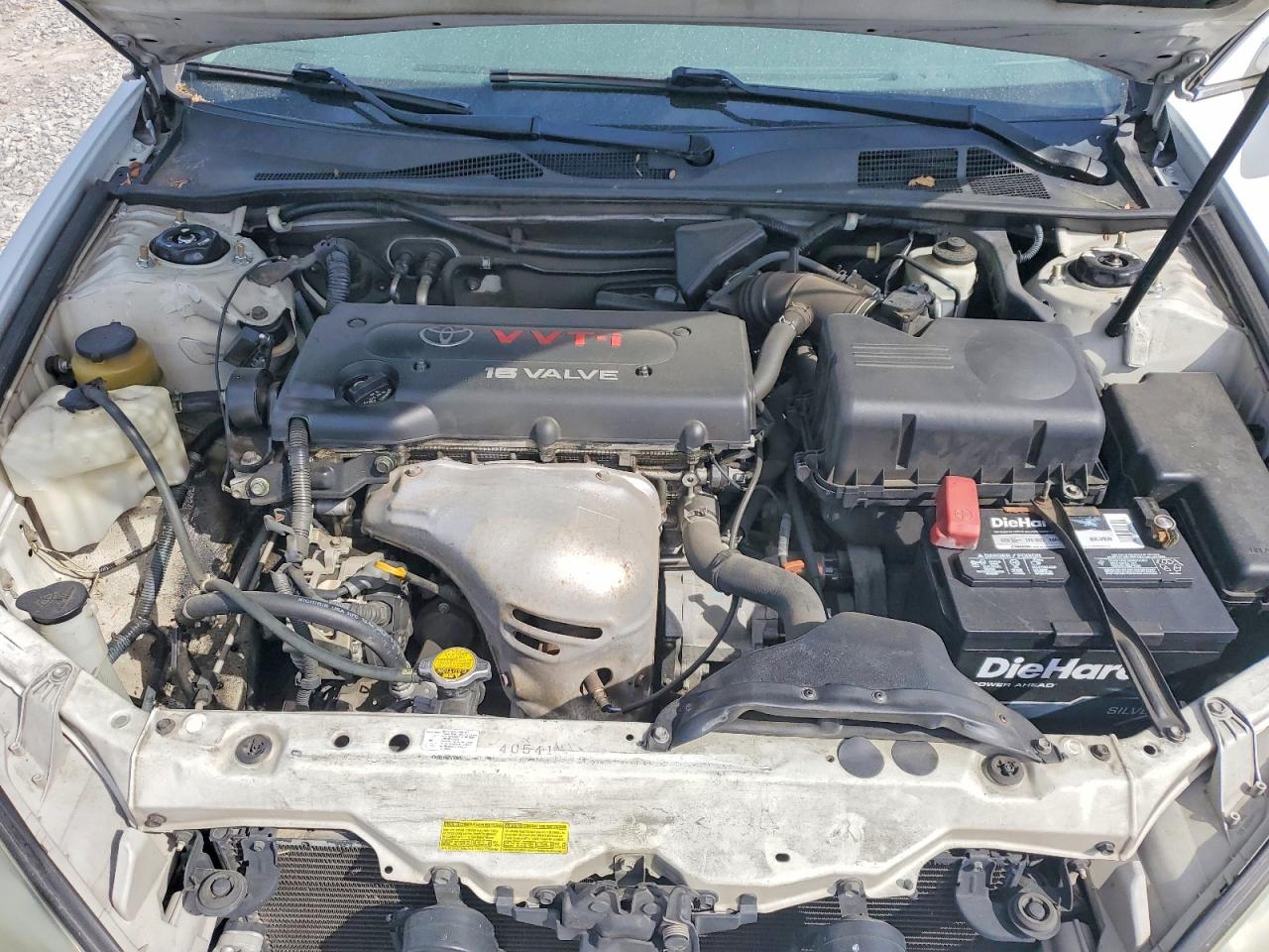 2004 TOYOTA CAMRY LE photo 21