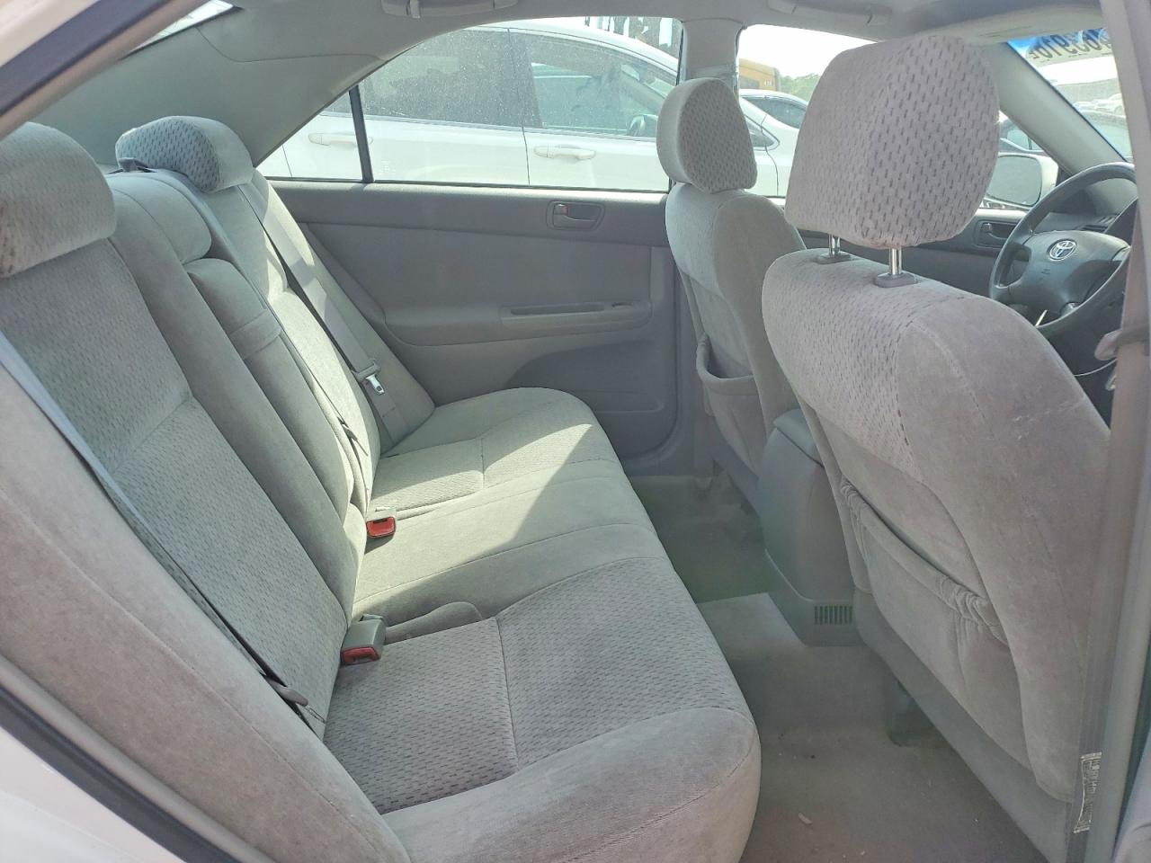 2004 TOYOTA CAMRY LE photo 19