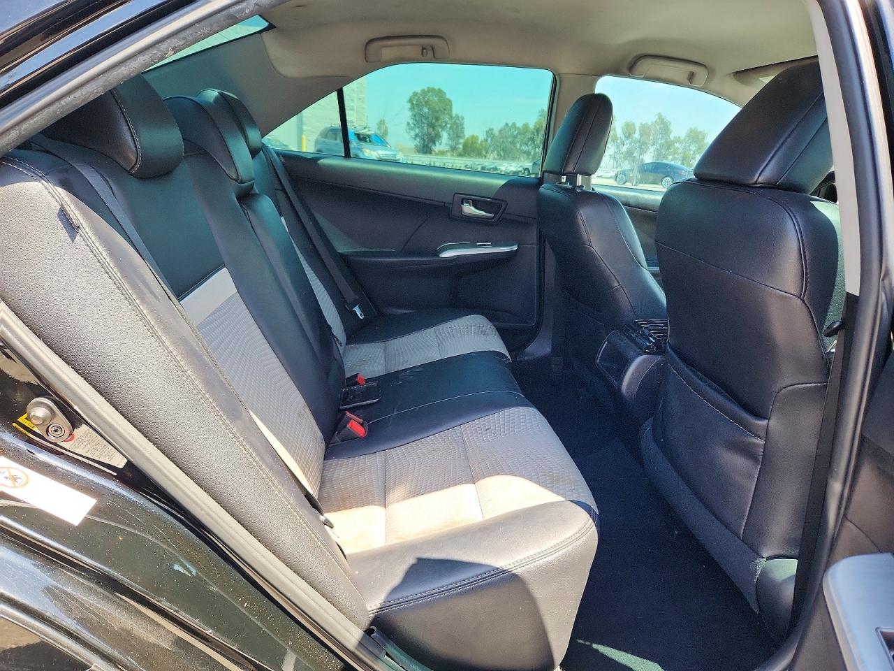 2014 TOYOTA CAMRY SE photo 10