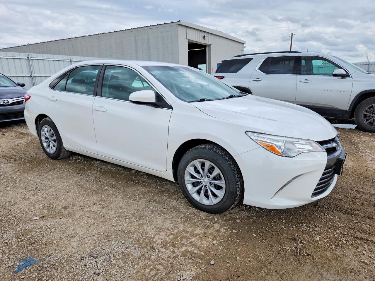 2017 TOYOTA CAMRY LE photo 10