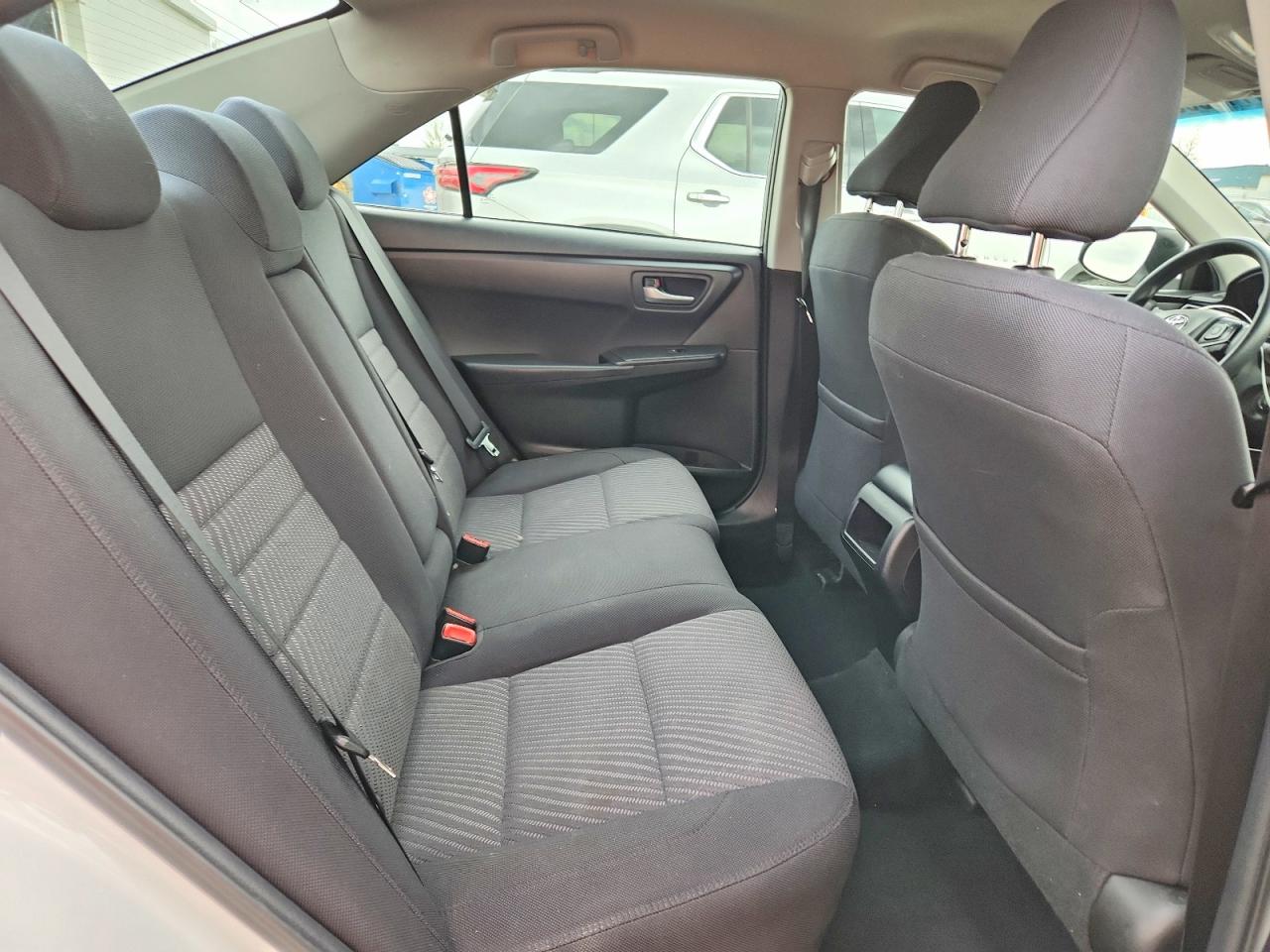 2017 TOYOTA CAMRY LE photo 28