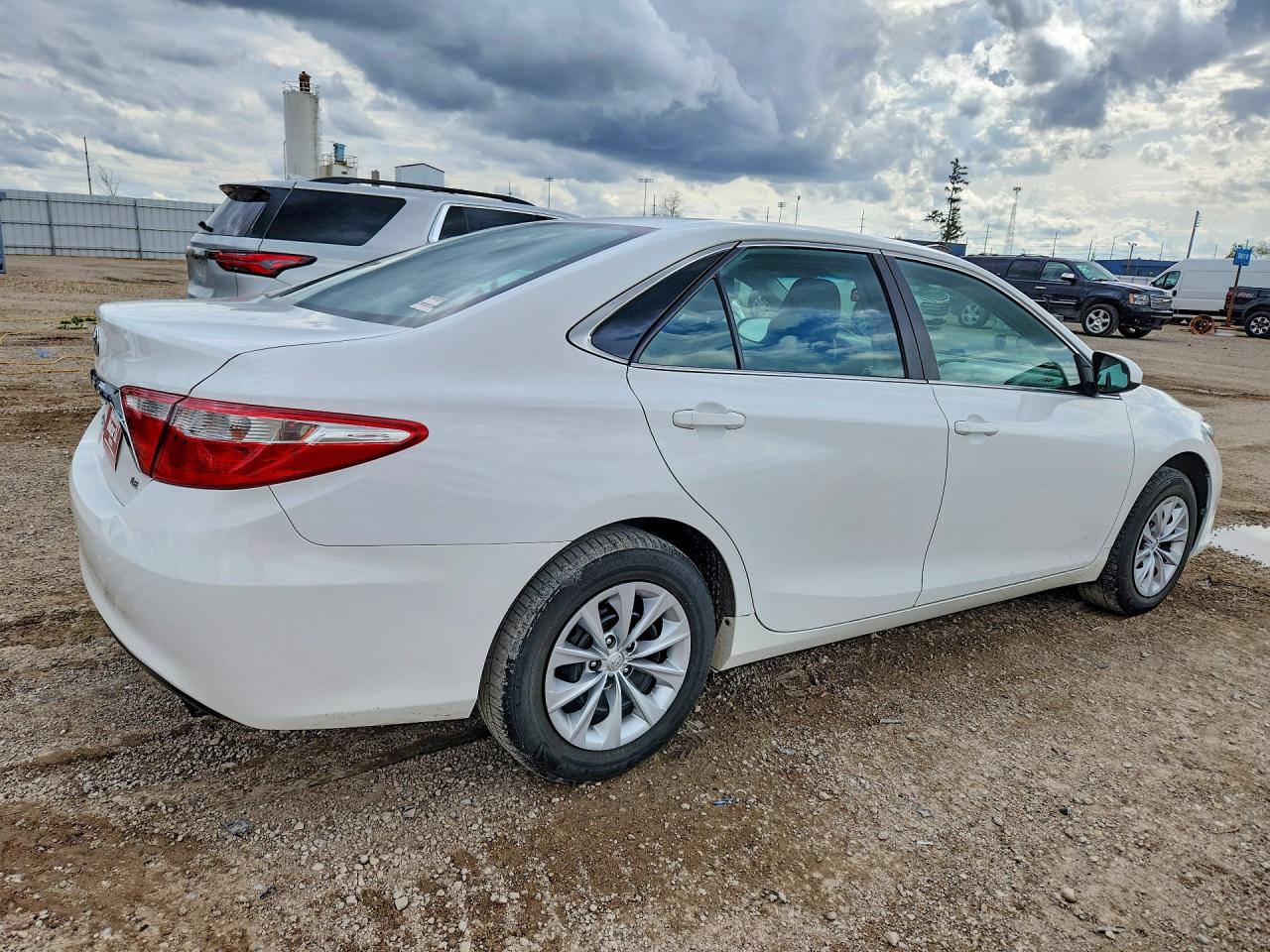 2017 TOYOTA CAMRY LE photo 7