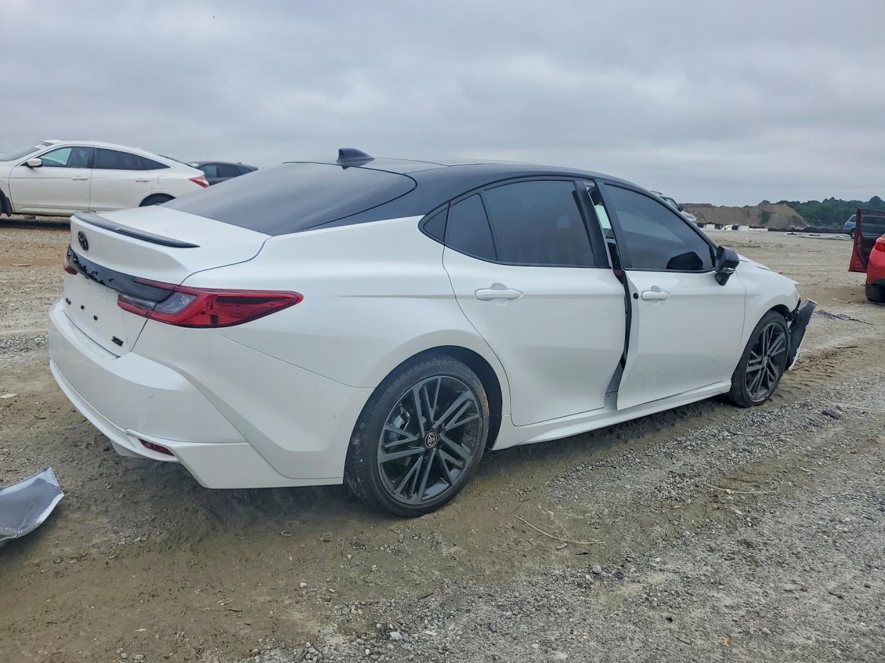 2026 TOYOTA CAMRY XSE photo 5