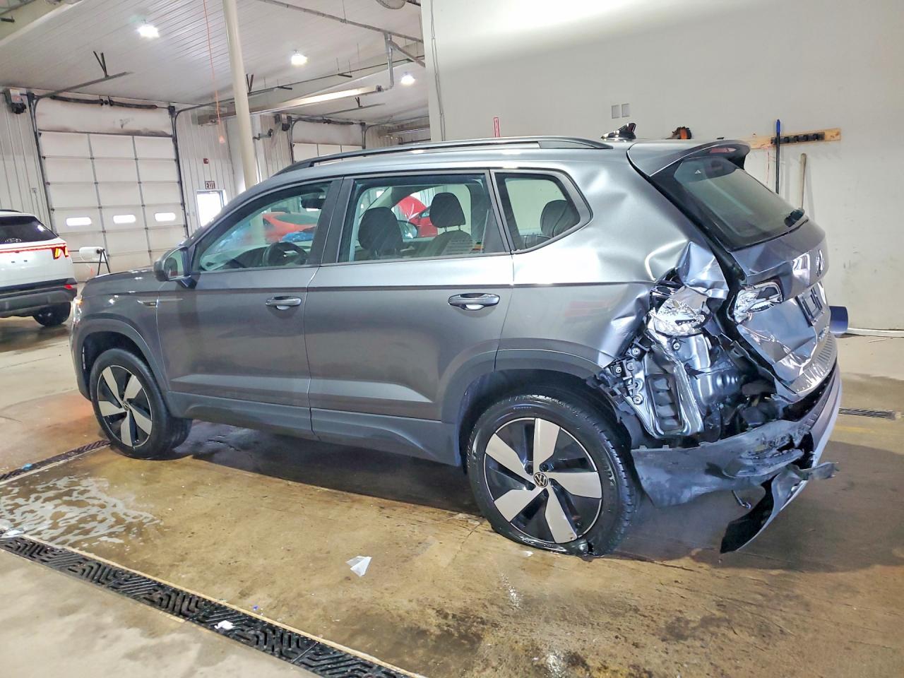 2024 VOLKSWAGEN TAOS S photo 2