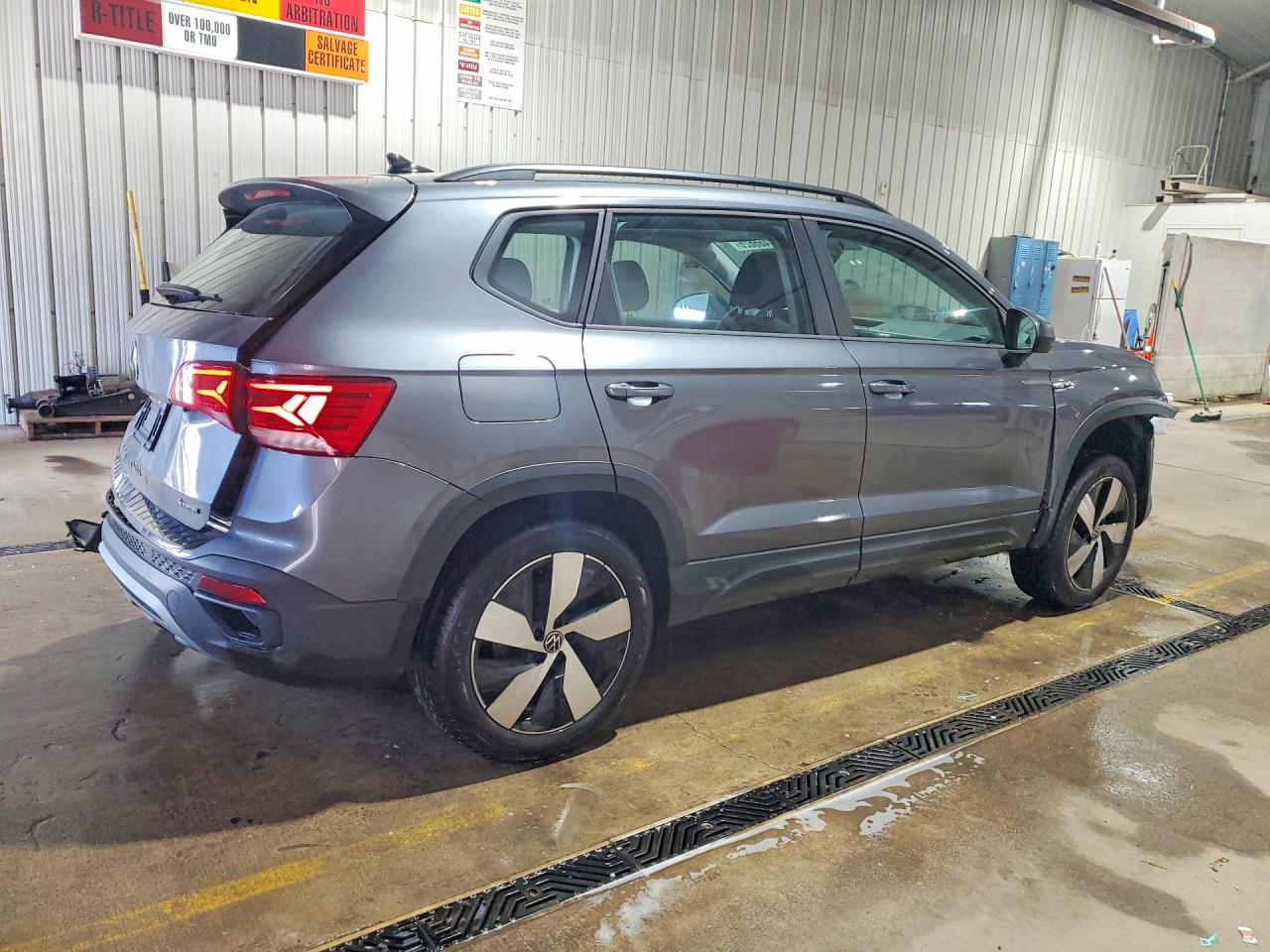 2024 VOLKSWAGEN TAOS S photo 3