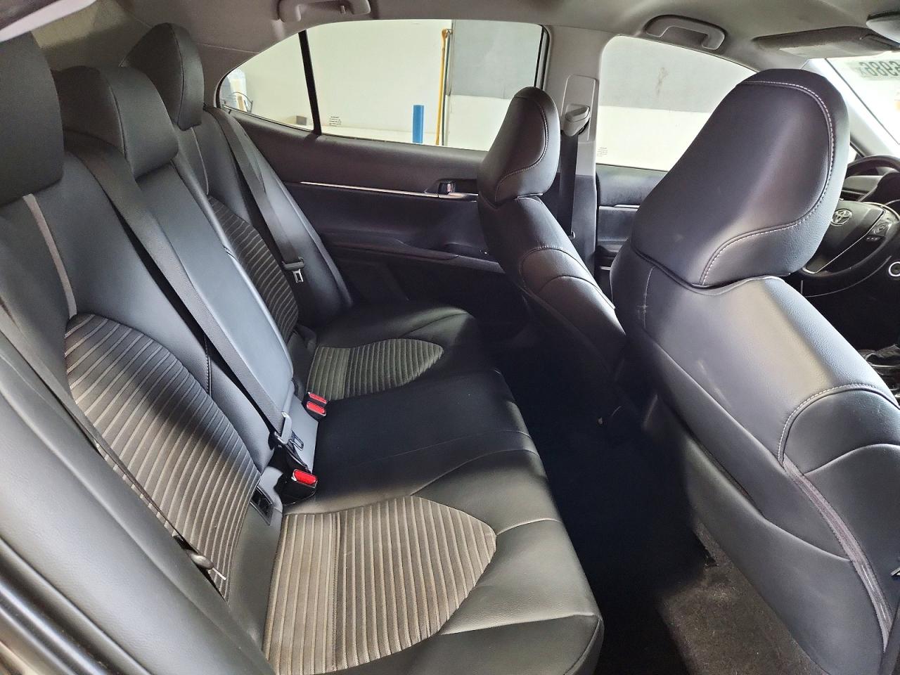 2019 TOYOTA CAMRY SE photo 28