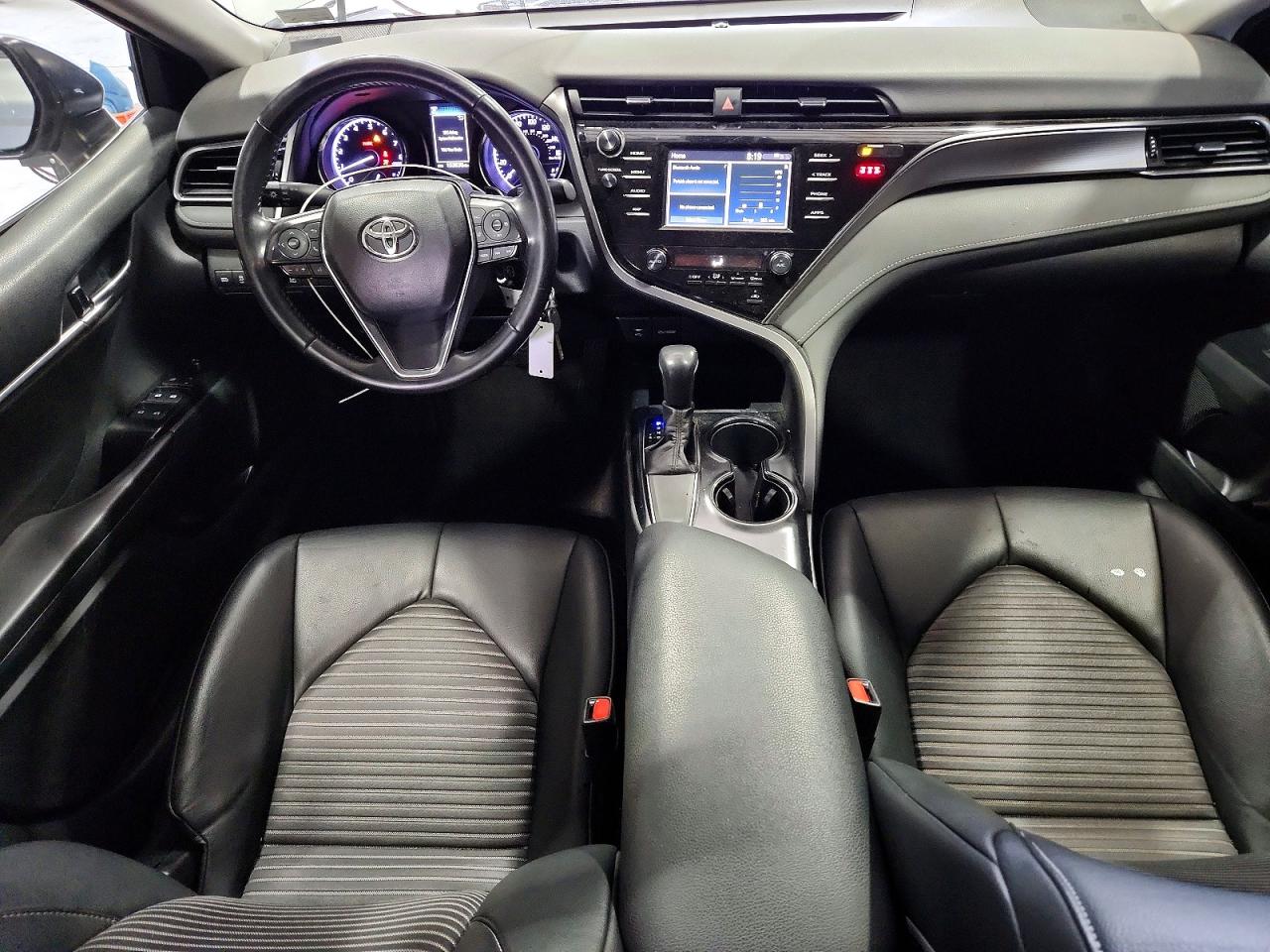 2019 TOYOTA CAMRY SE photo 22