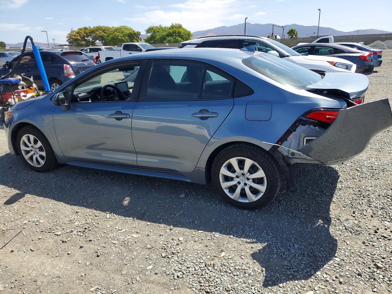 2020 TOYOTA COROLLA LE photo 3
