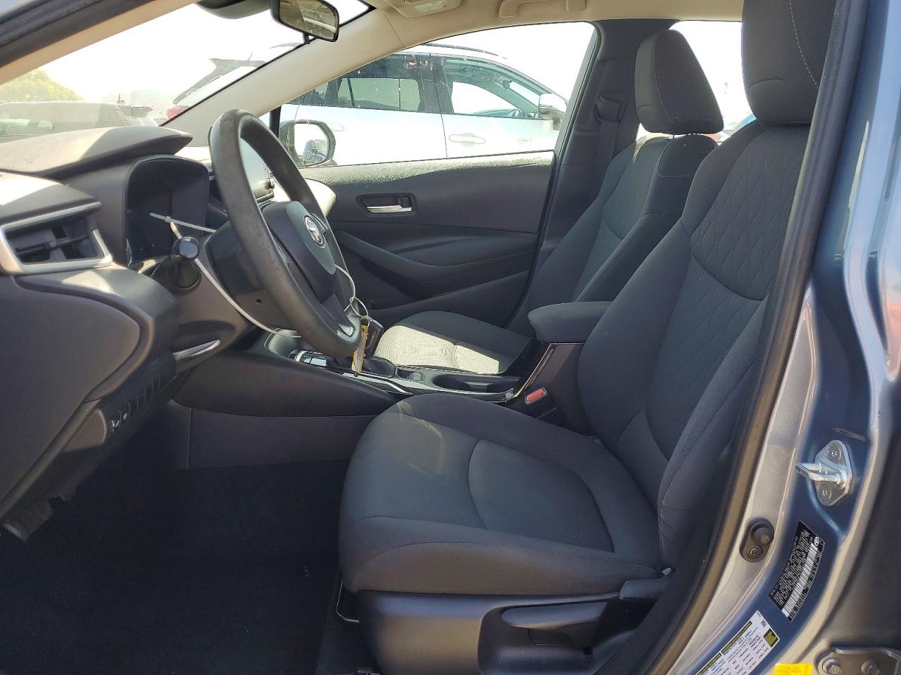2020 TOYOTA COROLLA LE photo 13