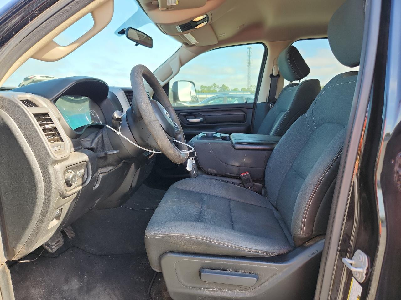 2019 RAM 1500 TRADESMAN photo 19