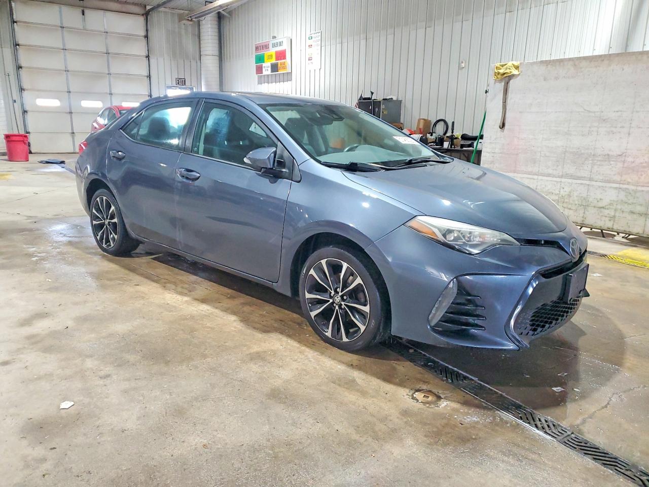 2017 TOYOTA COROLLA SE photo 4