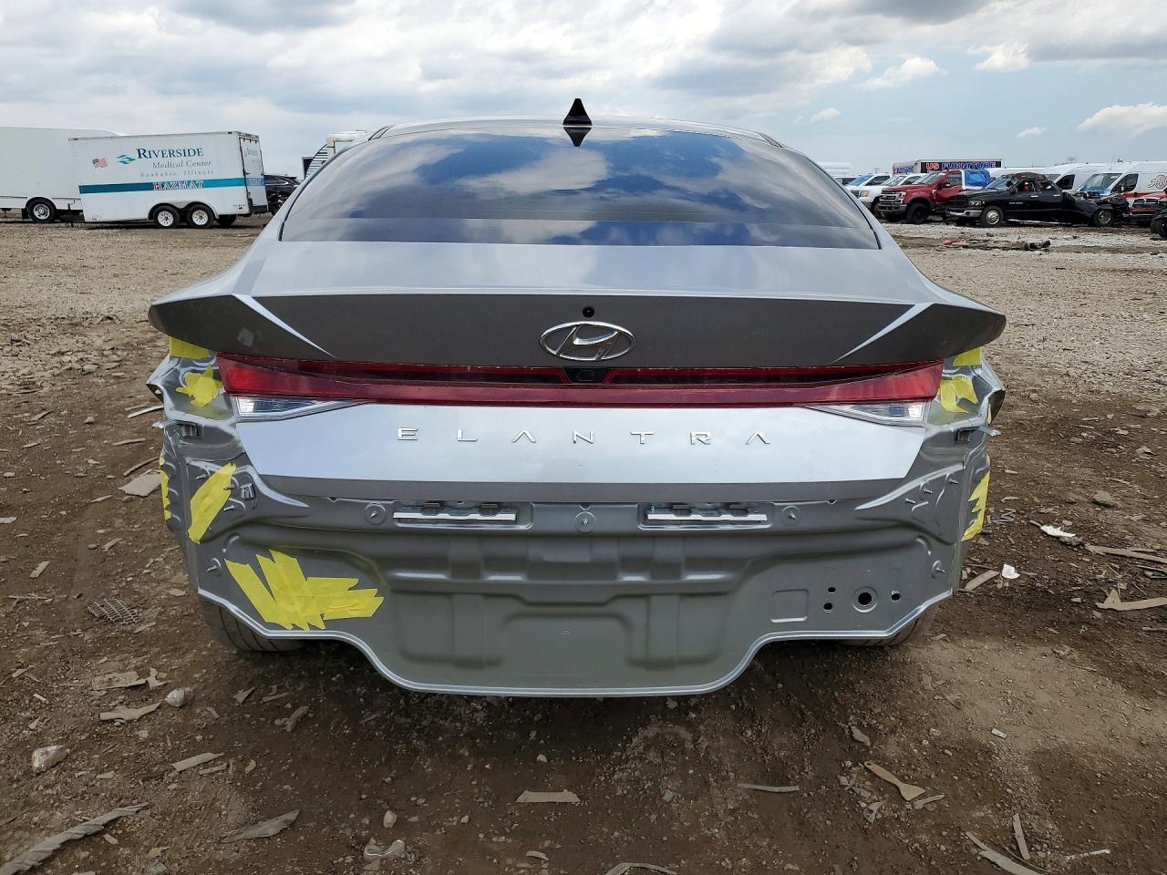 2023 HYUNDAI ELANTRA SEL photo 16