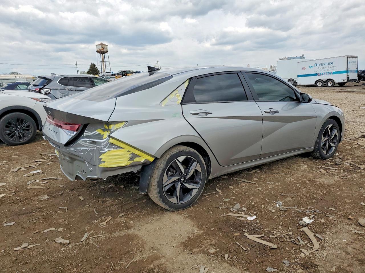 2023 HYUNDAI ELANTRA SEL photo 7