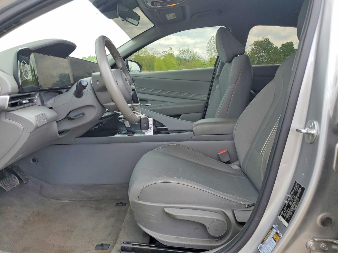 2023 HYUNDAI ELANTRA SEL photo 19